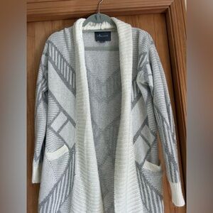 EUC Paper Crane Nordstrom Cardigan Sweater gray white chevron medium